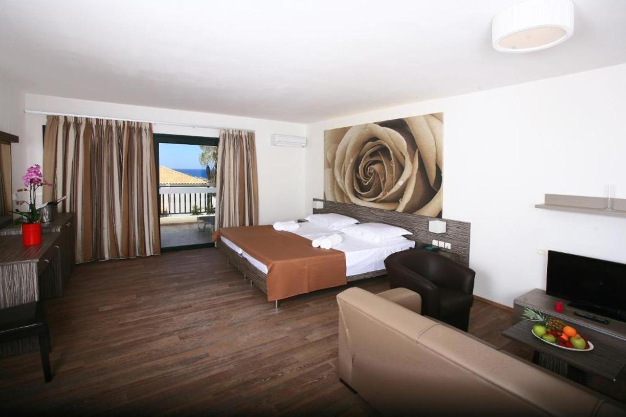 Eurohotel Katrin Suites (Adults Only) 赫索尼索斯 外观 照片