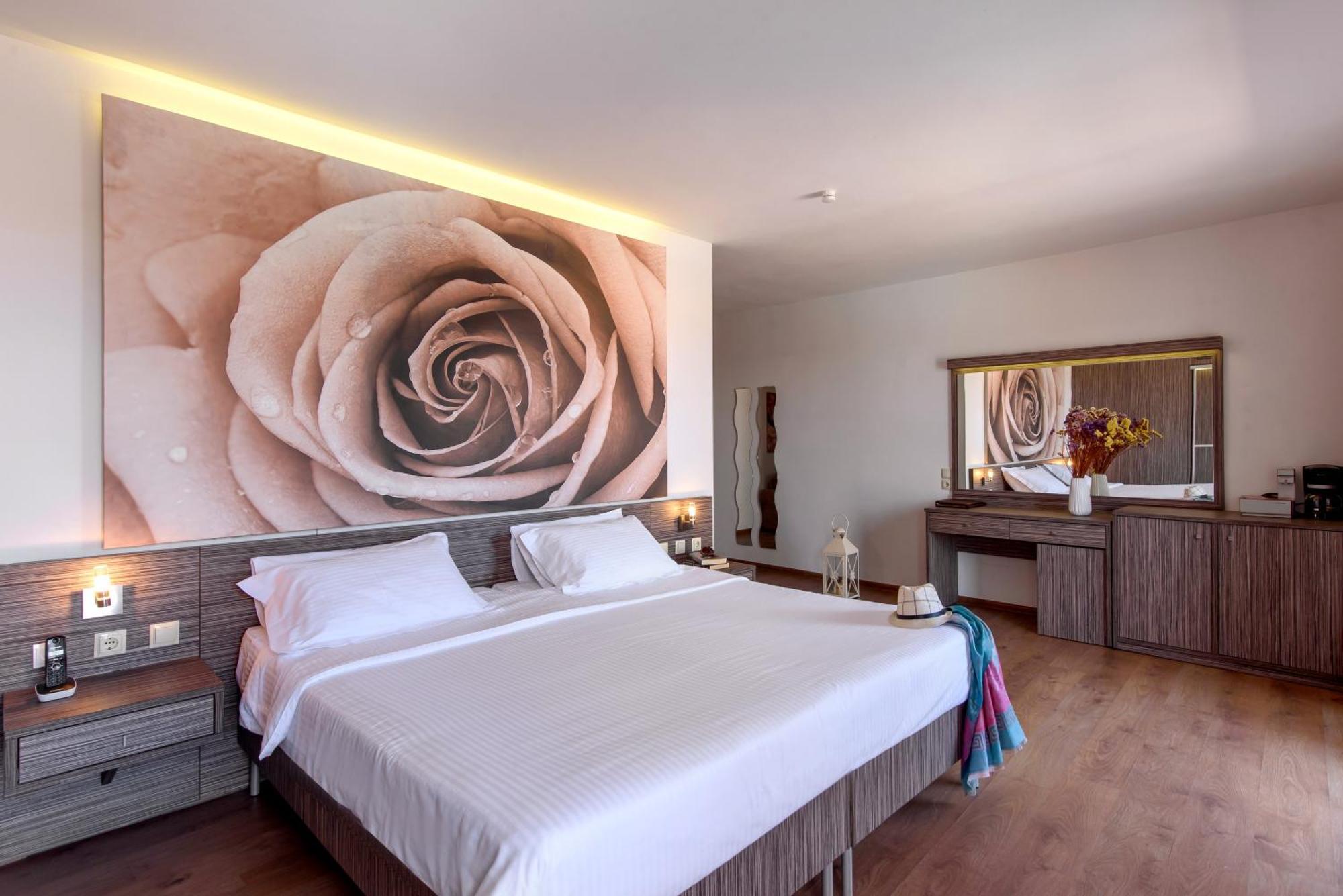 Eurohotel Katrin Suites (Adults Only) 赫索尼索斯 外观 照片
