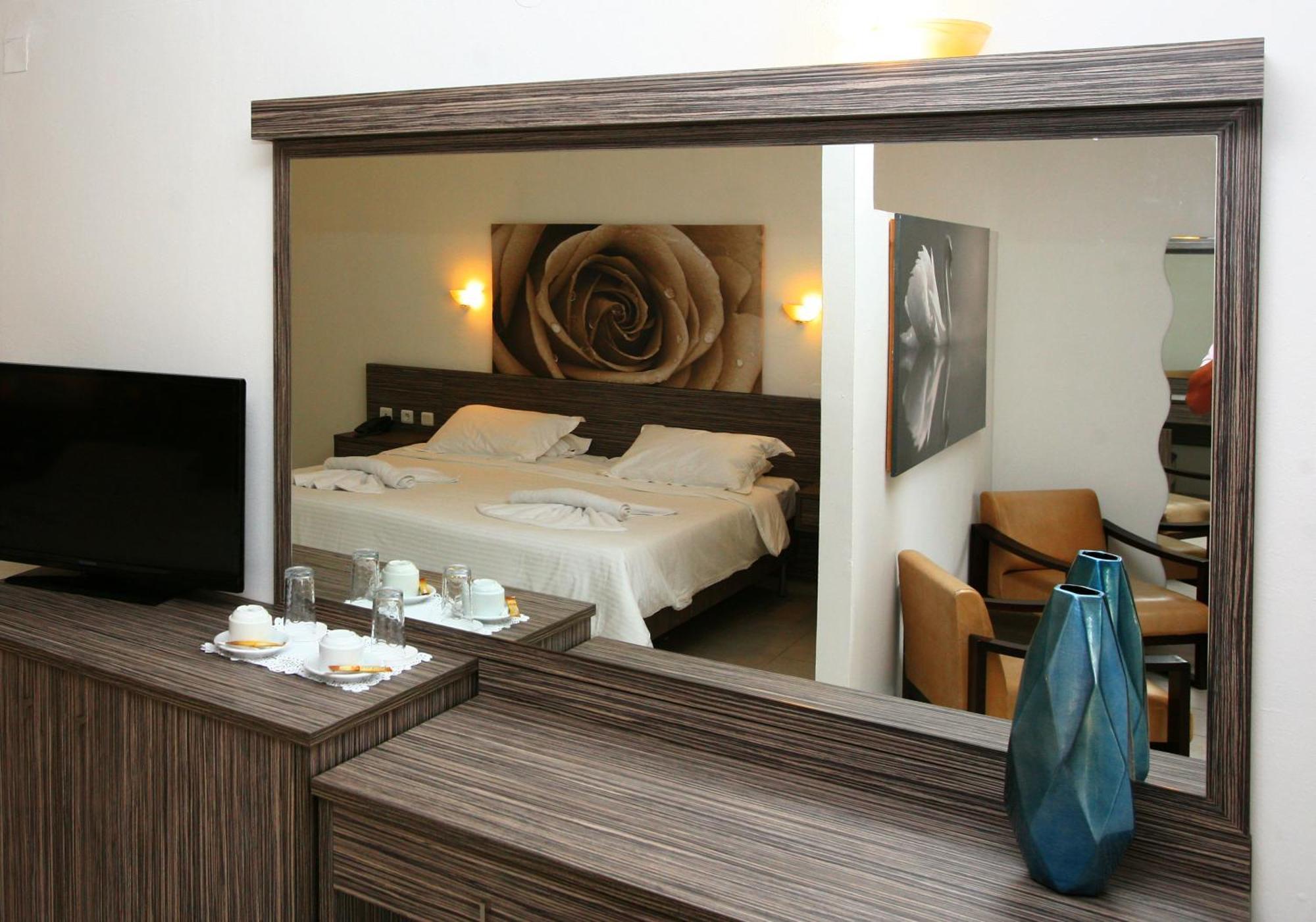 Eurohotel Katrin Suites (Adults Only) 赫索尼索斯 外观 照片
